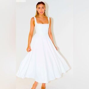 Stylish White Sleeveless Dress